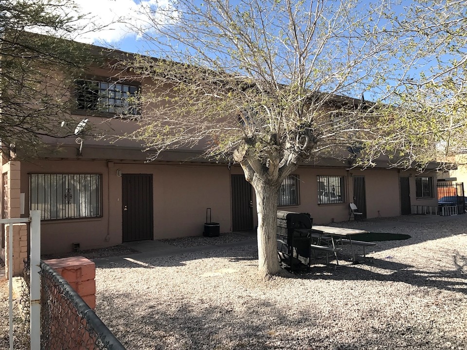 Shenandoah Square in Las Vegas, NV - Building Photo