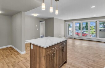 318 108 St in Saskatoon, SK - Building Photo - Building Photo