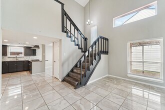 9721 Debbie Ln in Houston, TX - Building Photo - Building Photo