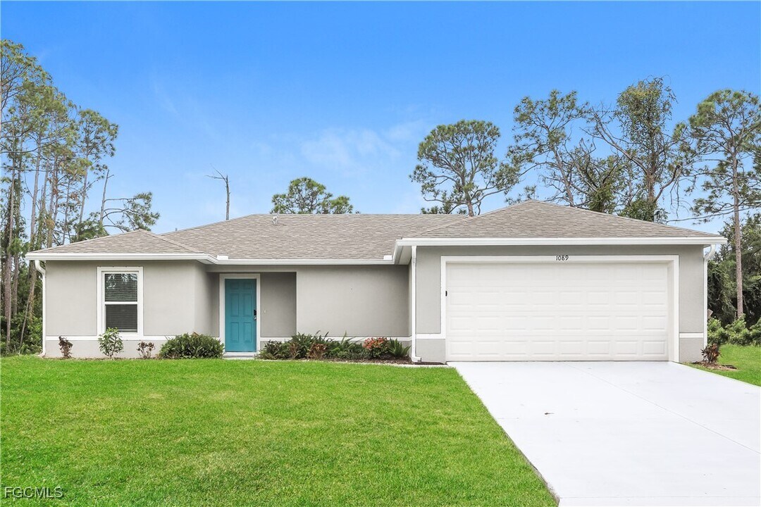 1089 Knotty Pine Ave in North Port, FL - Building Photo