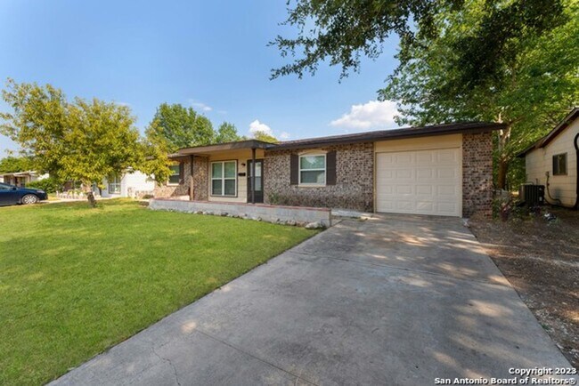 626 Aviation Ave in Schertz, TX - Foto de edificio - Building Photo