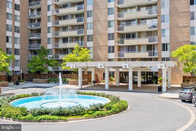 3001 Veazey Terrace NW in Washington, DC - Building Photo - Building Photo
