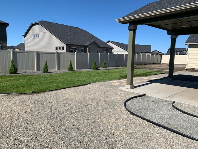 13443 N Telluride Loop in Hayden, ID - Building Photo - Building Photo