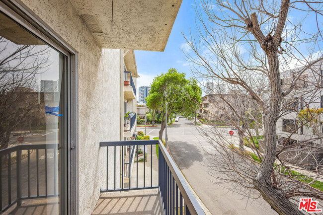 1122 Peck Dr in Los Angeles, CA - Building Photo - Building Photo