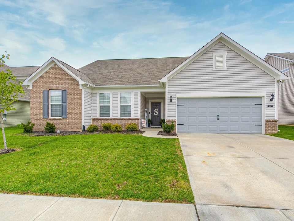 5417 Aster Dr in Plainfield, IN - Foto de edificio