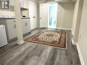 3266 Mintwood Cir in Oakville, ON - Building Photo - Building Photo