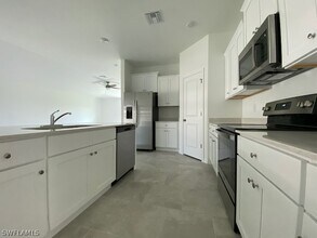 3868 Treasure Oak Wy in Ft. Myers, FL - Building Photo - Building Photo