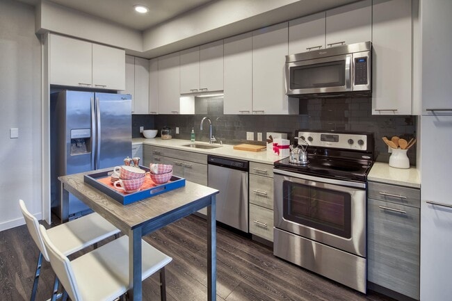 EVIVA Midtown Apartments