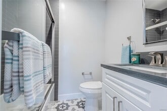 1613 West Blvd in Los Angeles, CA - Building Photo - Building Photo