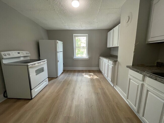 34 Newbury St-Unit -3 in Worcester, MA - Foto de edificio - Building Photo