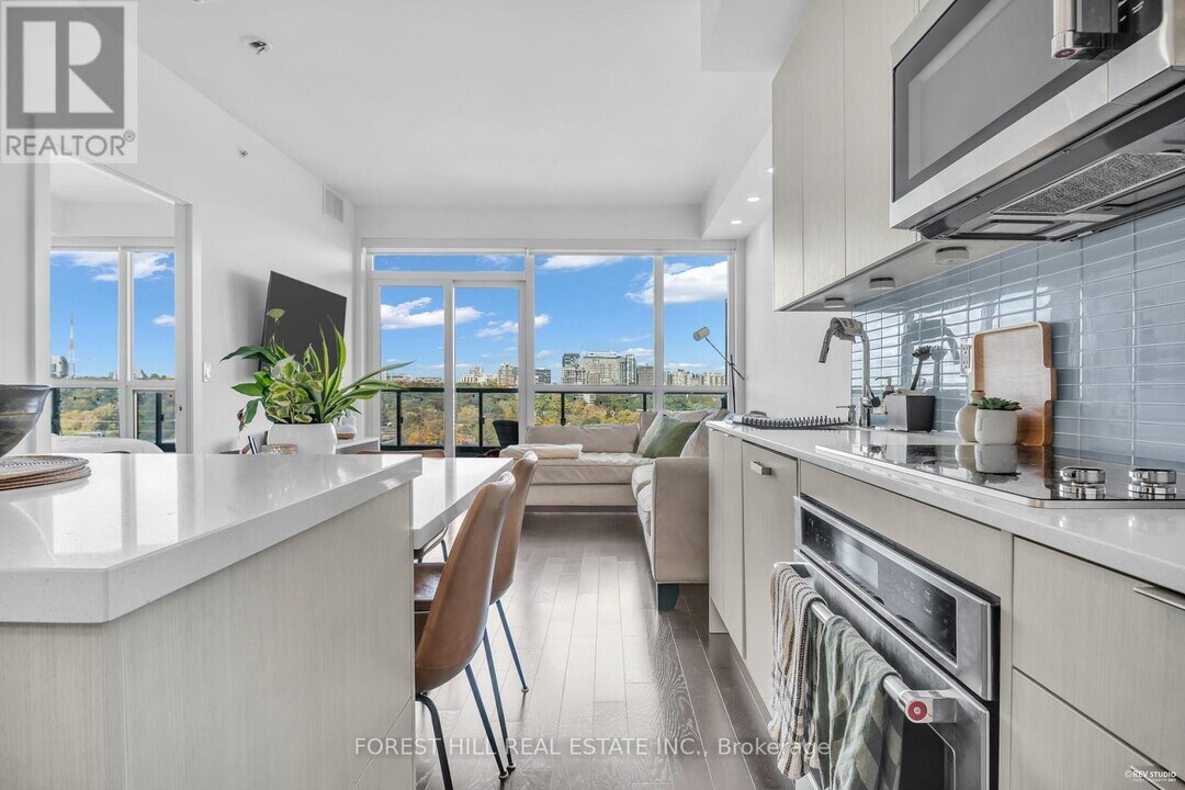 181 Bedford Rd in Toronto, ON - Building Photo