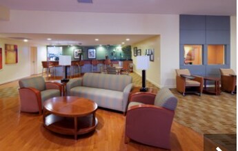 75 S Reynolds St, Unit 117 in Alexandria, VA - Foto de edificio - Building Photo