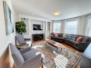 30 Clay St, Unit 3 in Cambridge, MA - Building Photo - Building Photo