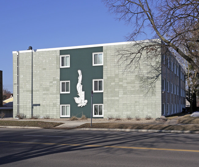 689 Snelling Ave S in St. Paul, MN - Building Photo - Building Photo