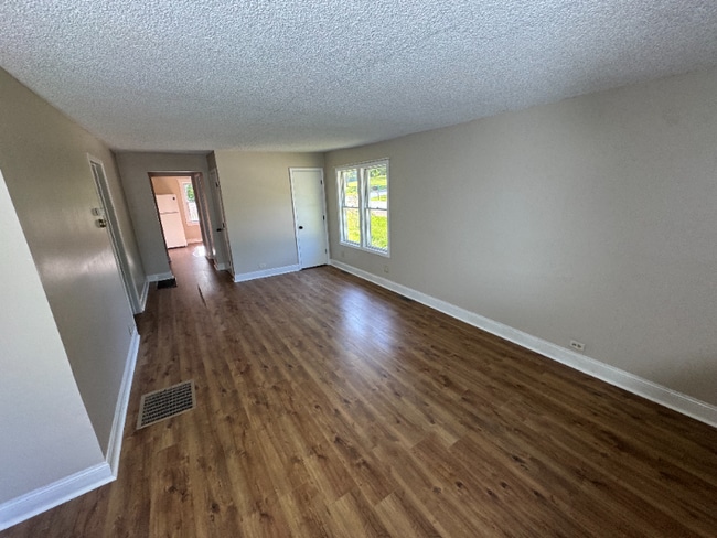 30513 N Wilson Rd in Volo, IL - Building Photo - Building Photo