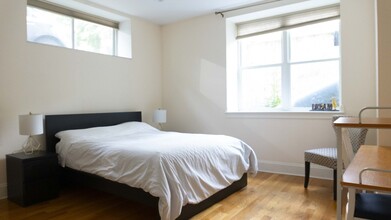 40 Naples Rd, Unit B in Brookline, MA - Building Photo - Building Photo