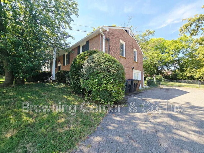 927 Neuhoff Ln in Nashville, TN - Building Photo - Building Photo