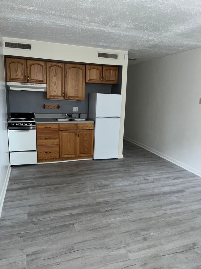 2840 Colonial Ave SW, Unit C6 in Roanoke, VA - Building Photo - Building Photo