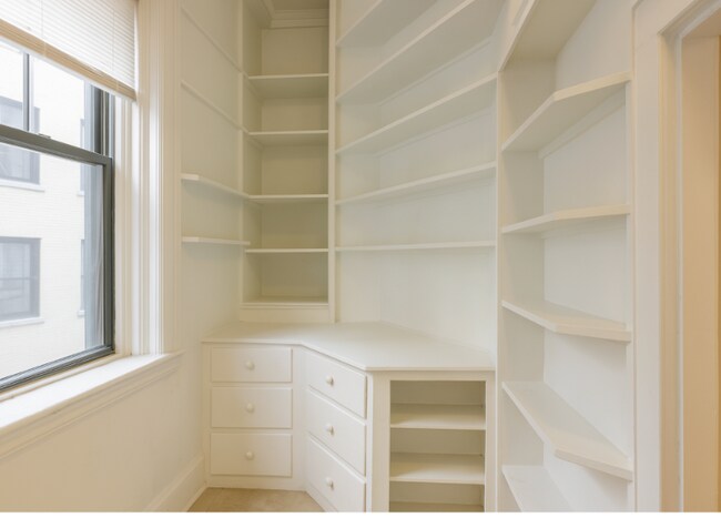 1247 Beacon St in Brookline, MA - Building Photo - Building Photo