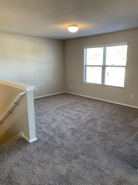 1127 S Kingfisher Ln in Fayetteville, AR - Building Photo