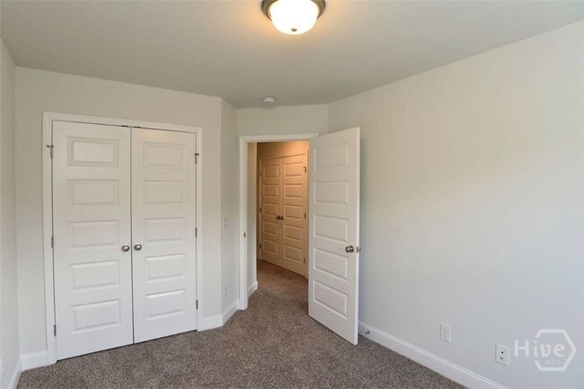 property at 74 Horizon Ln