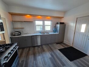 302 2nd Ave NE, Unit Lower in Brainerd, MN - Foto de edificio - Building Photo