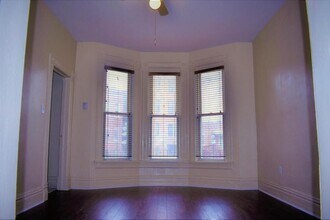 4835 W Congress Pkwy in Chicago, IL - Building Photo - Building Photo