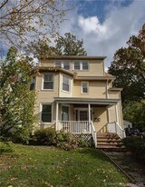 748 Trout Brook Dr in West Hartford, CT - Building Photo