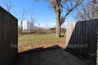 2300 Raleigh Ct in Clarksville, TN - Building Photo - Building Photo