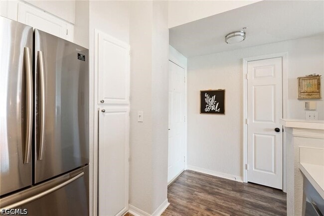 23710 Walden Center Dr in Bonita Springs, FL - Foto de edificio - Building Photo