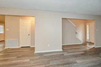 208 Chamblin Dr in Cedar Hill, TX - Building Photo - Building Photo