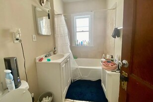 112 College Ave, Unit U2 in Medford, MA - Building Photo