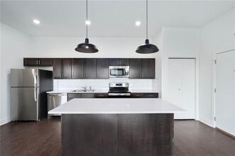 726 E Emma Ave in Springdale, AR - Building Photo - Building Photo