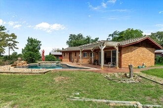 1059 State Hwy 95 in Bastrop, TX - Building Photo - Building Photo
