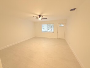 626 Prosperity Farms Rd in North Palm Beach, FL - Building Photo - Building Photo