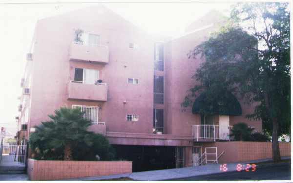 936 S Manhattan Pl in Los Angeles, CA - Building Photo - Building Photo