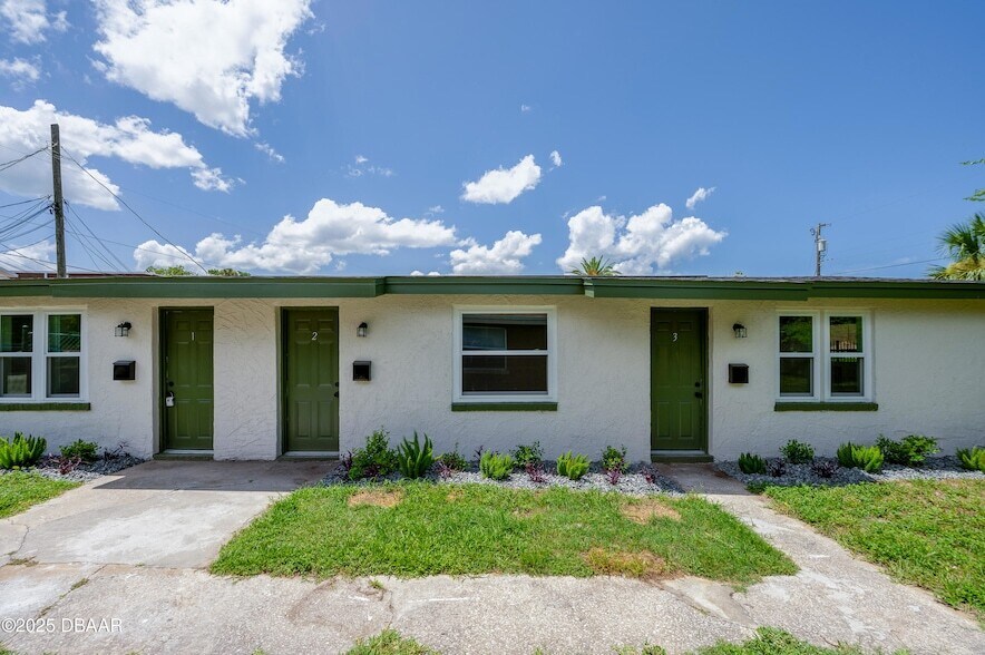 259 Jefferson St, Unit 1 in Daytona Beach, FL - Building Photo