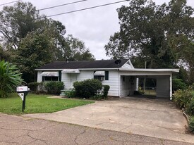 123 W 2nd Ave in Petal, MS - Building Photo