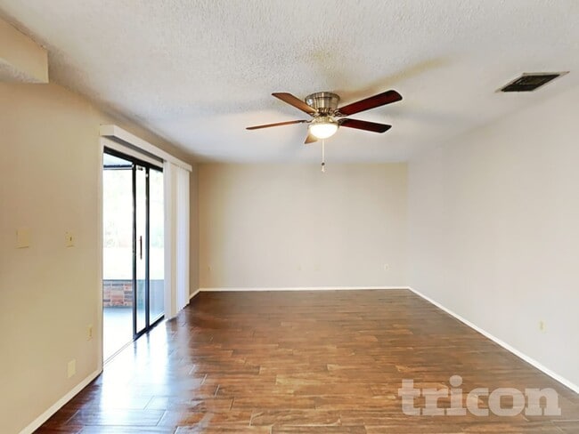 8102 Chickasaw Ln in Port Richey, FL - Building Photo - Building Photo