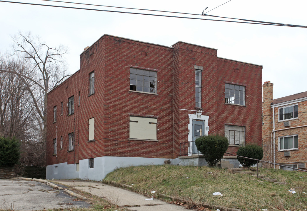 812 Elberon Ave in Cincinnati, OH - Building Photo