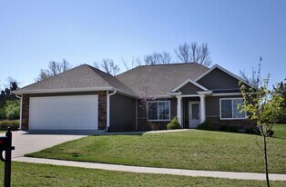 4500 Weybridge Dr in Columbia, MO - Building Photo