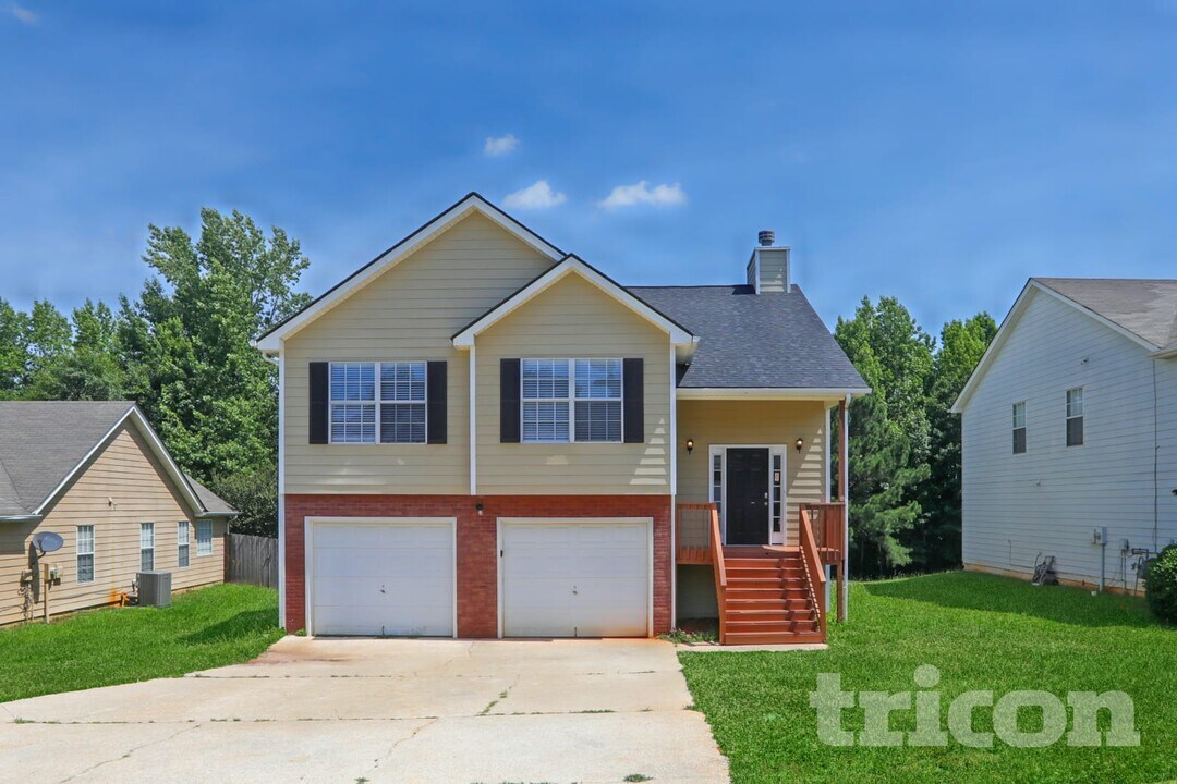 240 Kings Cove in Locust Grove, GA - Building Photo