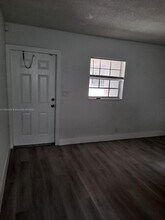 4090 NW 31st Terrace in Lauderdale Lakes, FL - Foto de edificio - Building Photo