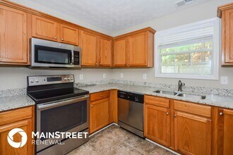 3895 Tolliver Hills Dr in Ellenwood, GA - Building Photo - Building Photo