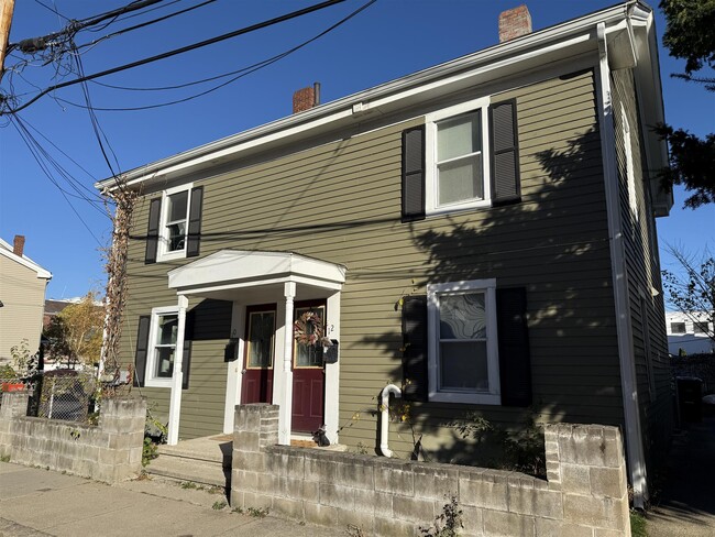 10 Allen St in Somerville, MA - Building Photo - Building Photo