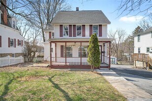 241 N Main St in Monroe, NY - Building Photo