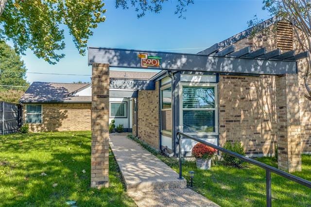 5901 Smoke Glass Trail in Dallas, TX - Building Photo - Building Photo