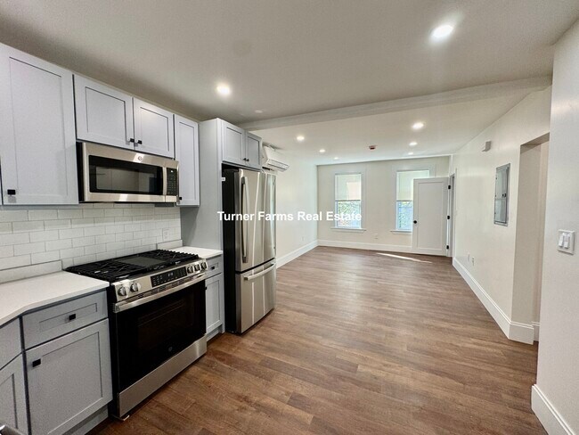10 Hunting St, Unit 2
