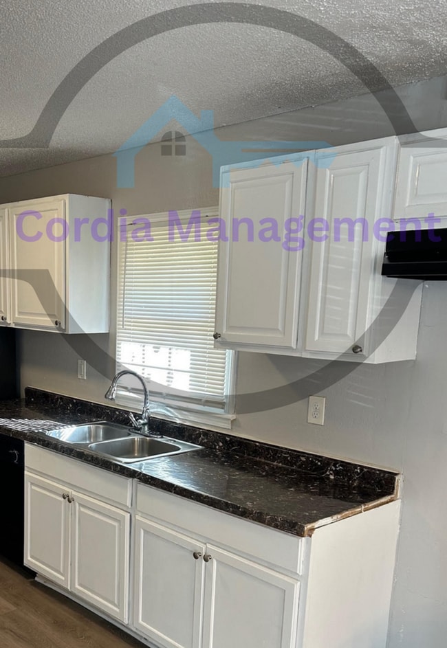 394 Sargent Dr SE in Atlanta, GA - Building Photo - Building Photo