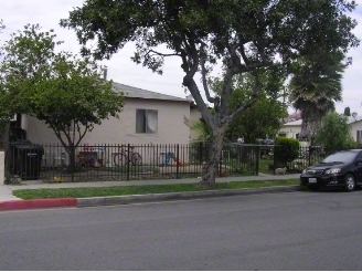 6615-6621 Ajax Ave in Bell Gardens, CA - Foto de edificio - Building Photo